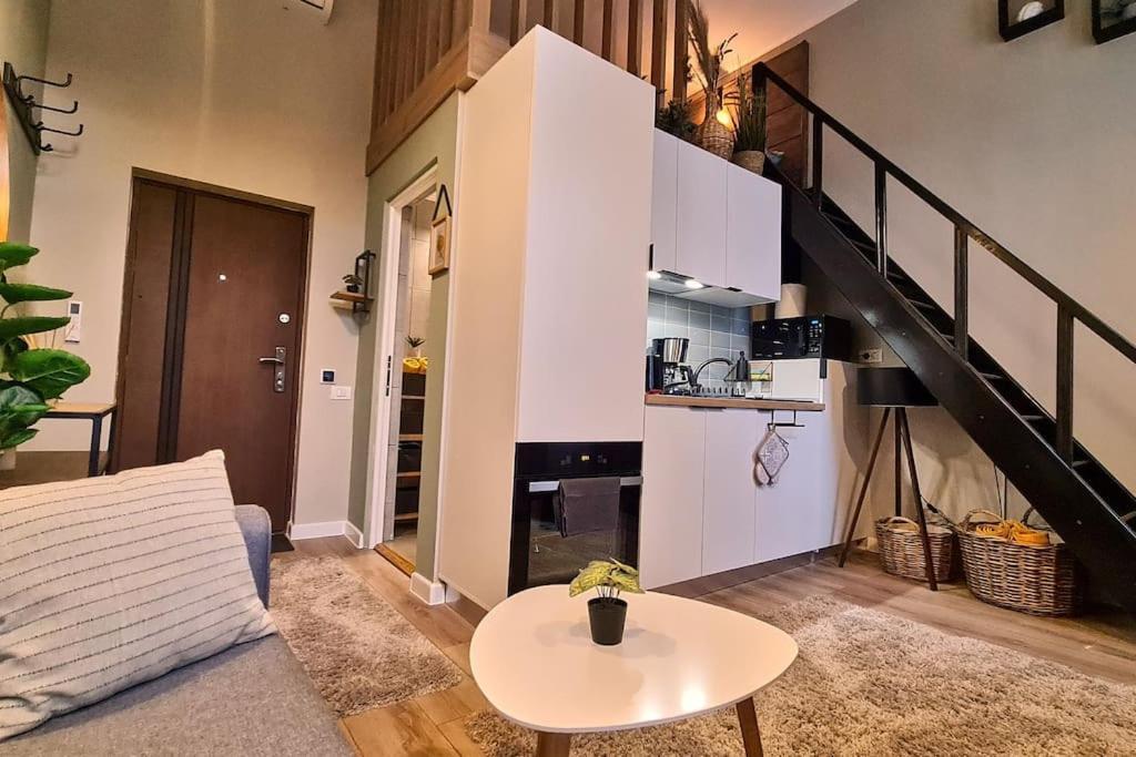 Downtown Studio-Loft Constanta Luaran gambar